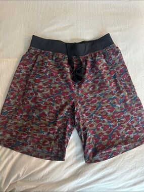 Lululemon The Assert Urban Leopard shorts